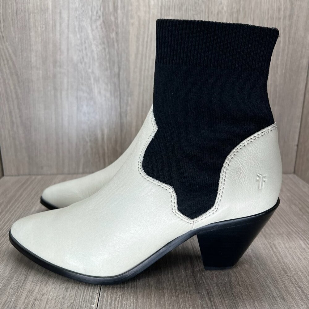 FRYE LILA Sock Short Ankle Boots Womens Size 7 Pull On Pointed Toe Off White - Picture 4 of 13